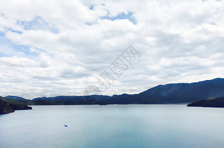 泸沽湖景背景图片