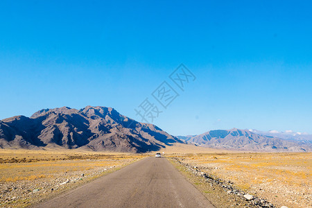 新疆公路探索高清图片素材