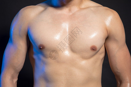 运动男性身材肌肉展示背景图片
