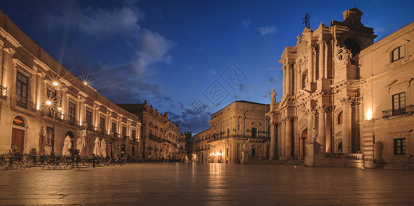 西西里岛古镇恢宏的大广场全景图高清图片