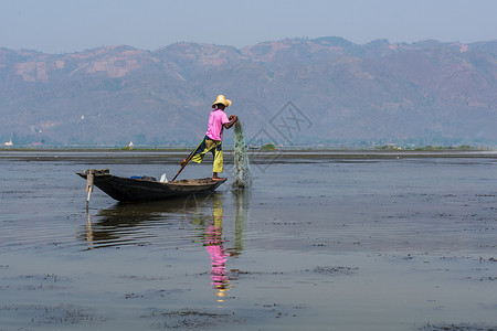 缅甸茵莱湖上的渔夫缅甸旅游高清图片素材