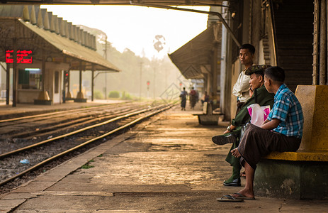 缅甸仰光火车站背景图片