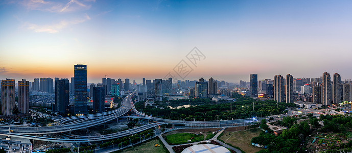 新通车的武汉常青立交桥全景高清图片