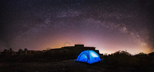 星空下纸箱人星空下的人背景