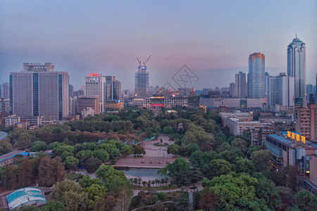 武汉中山公园俯瞰武汉汉口城市中轴线背景