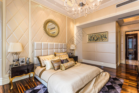 纯铜欧式吊灯温暖舒适的卧室背景