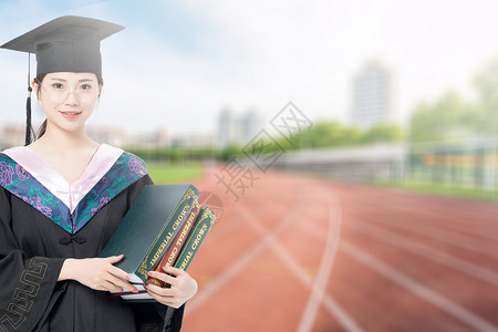 毕业的女大学生大学毕业设计图片