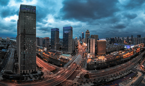 雨后的汉街高楼高清图片素材