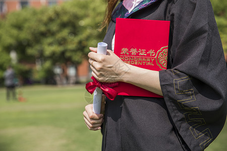 女学生大学毕业了学习高清图片素材