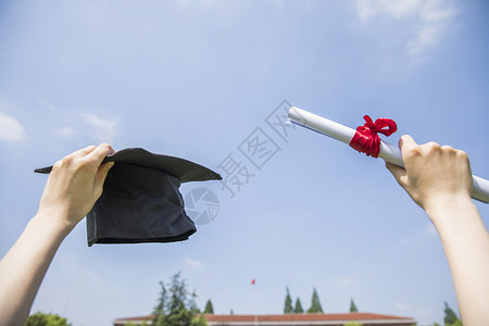 女学生大学毕业了学校高清图片素材