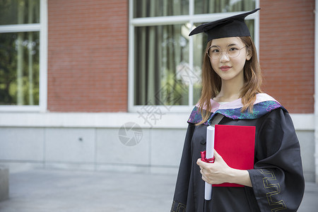 硕士毕业答辩女学生大学毕业了背景