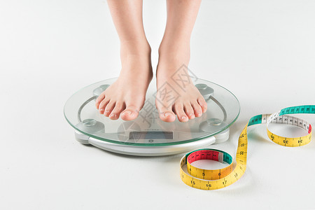 女子量体重体重增长高清图片