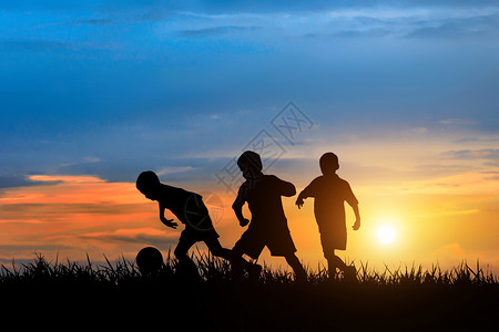 踢足球小孩儿童节设计图片