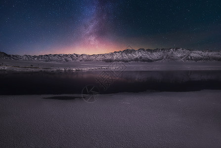 赛里木湖星空背景图片