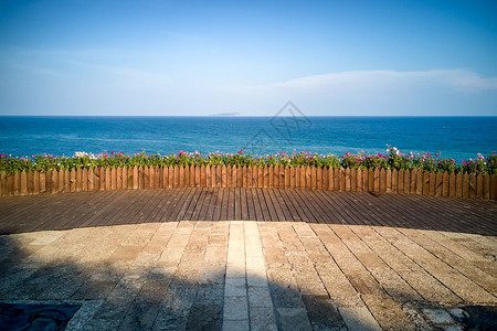 鲜花海边素材海边空旷的欣赏海景的露台背景