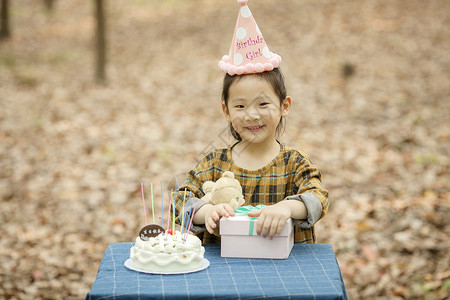 女孩过生日图片