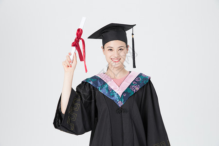 女性大学生毕业手持荣誉证书背景图片