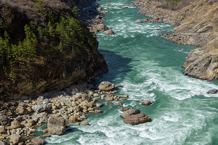 雅鲁藏布江大峡谷高清图片