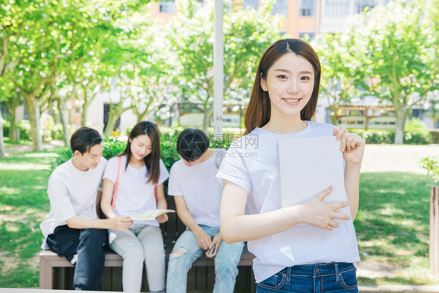 校园美女学生培训班形象图片