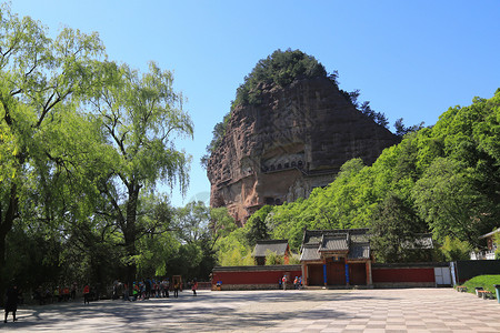 麦积山石窟5A景点麦积山高清图片