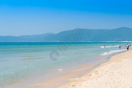 海南三亚亚龙湾风光蓝天高清图片素材