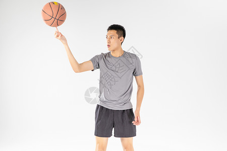 篮球运动员转球高清图片
