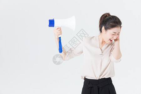 商务女性拒绝喇叭噪音图片