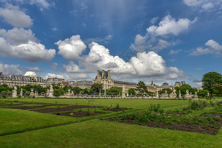 法国巴黎卢浮宫庭院高清图片素材