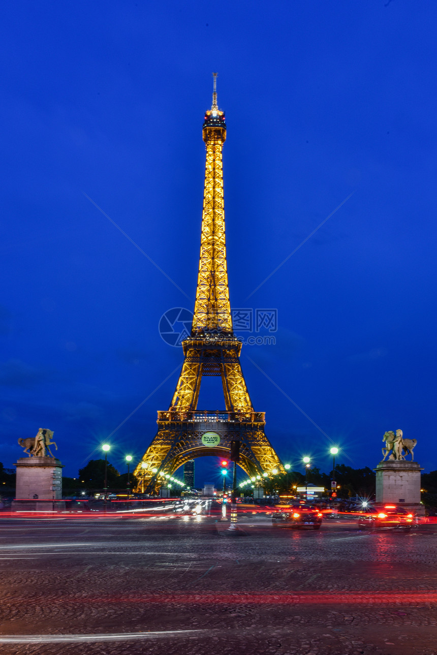 法国巴黎埃菲尔铁塔夜景图片