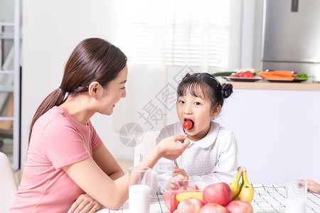 坐着吃饭母女母女生活喂食背景