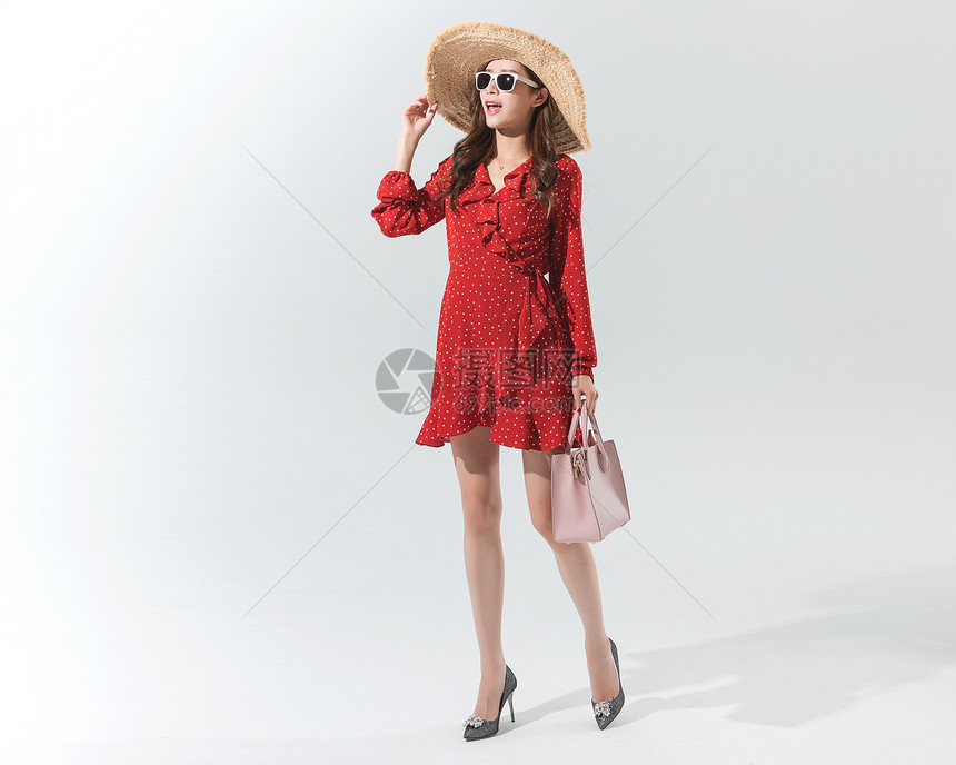 时尚女性夏日购物形象图片