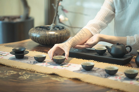 给爷爷递茶敬茶手部特写背景