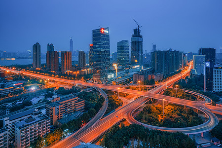 解放汽车灯光璀璨的武汉解放大道城市夜景背景