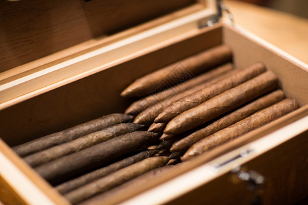 雪茄木盒素材高清图片