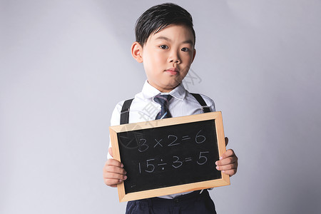 数学培训海报男孩拿着小黑板展示背景