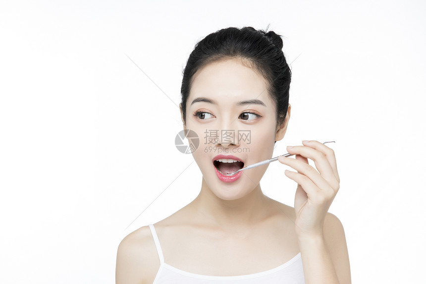 口腔牙齿美白护理女性图片