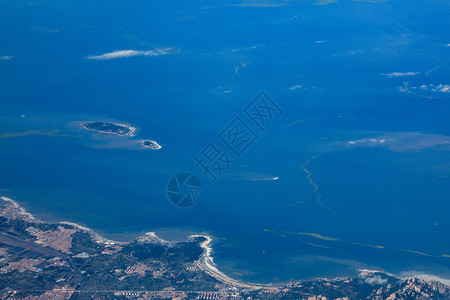 海岛航拍海岛飞行高清图片