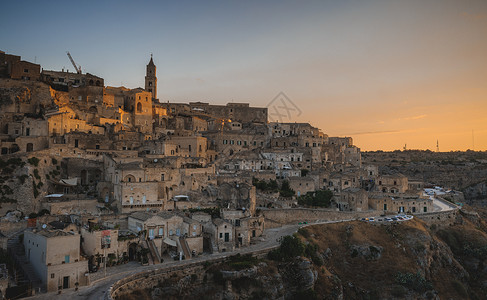 意大利千年石头古城马泰拉日出风光高清图片