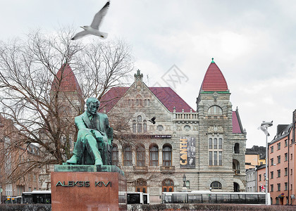芬兰赫尔辛基火车站广场青铜雕塑高清图片