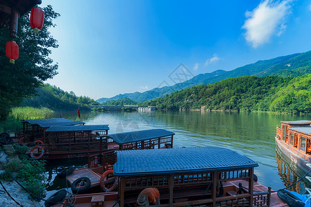 万圣节云中屋湖北旅游景点九宫山云中湖的游船背景