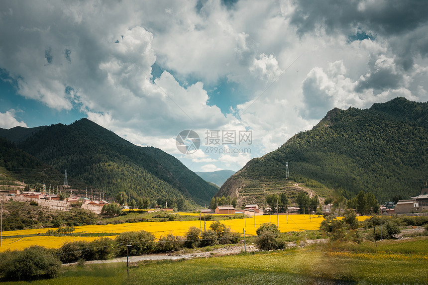 甘南夏河县乡村景色图片