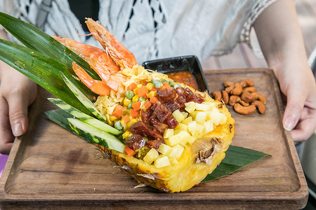 菠萝炒饭海鲜菠萝炒饭高清图片