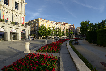 西班牙马德里阿尔梅利亚广场及建筑高清图片