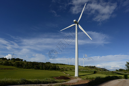新能源工程西班牙加泰罗尼亚地区的风力发电机背景