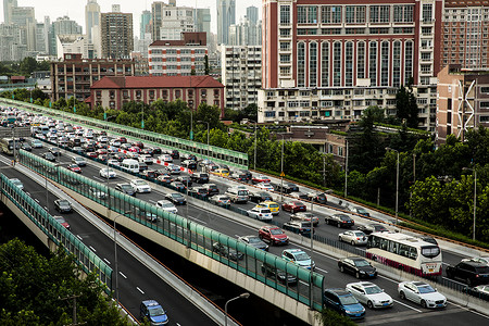 傍晚的高架道路交通繁忙上海高清图片素材