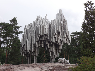 北欧自然风景芬兰西贝柳斯公园的管风琴雕塑背景