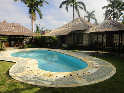 巴厘岛的度假村游泳池高清图片