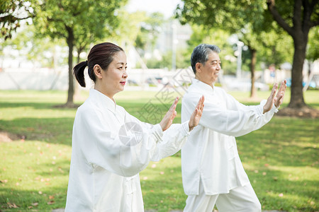 老年人太极锻炼图片