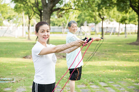 老年人运动锻炼跳绳背景图片