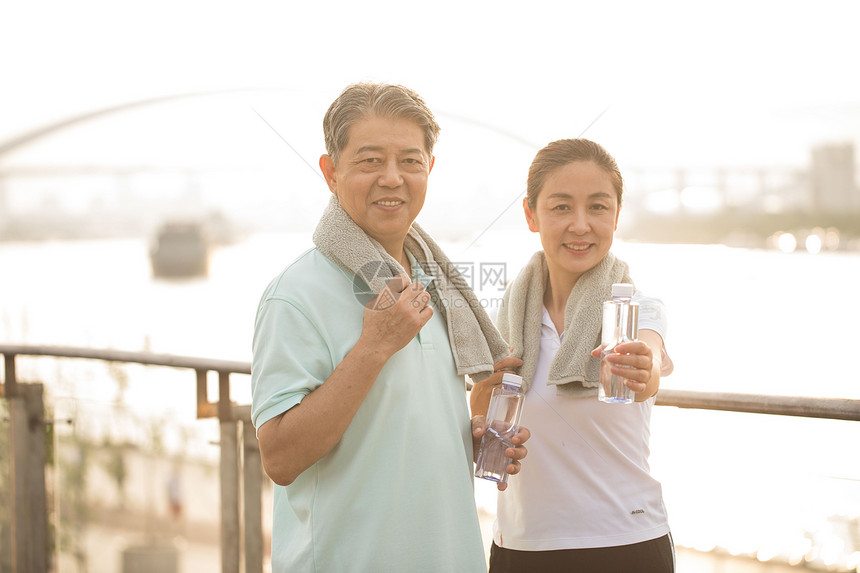 老年人运动锻炼图片